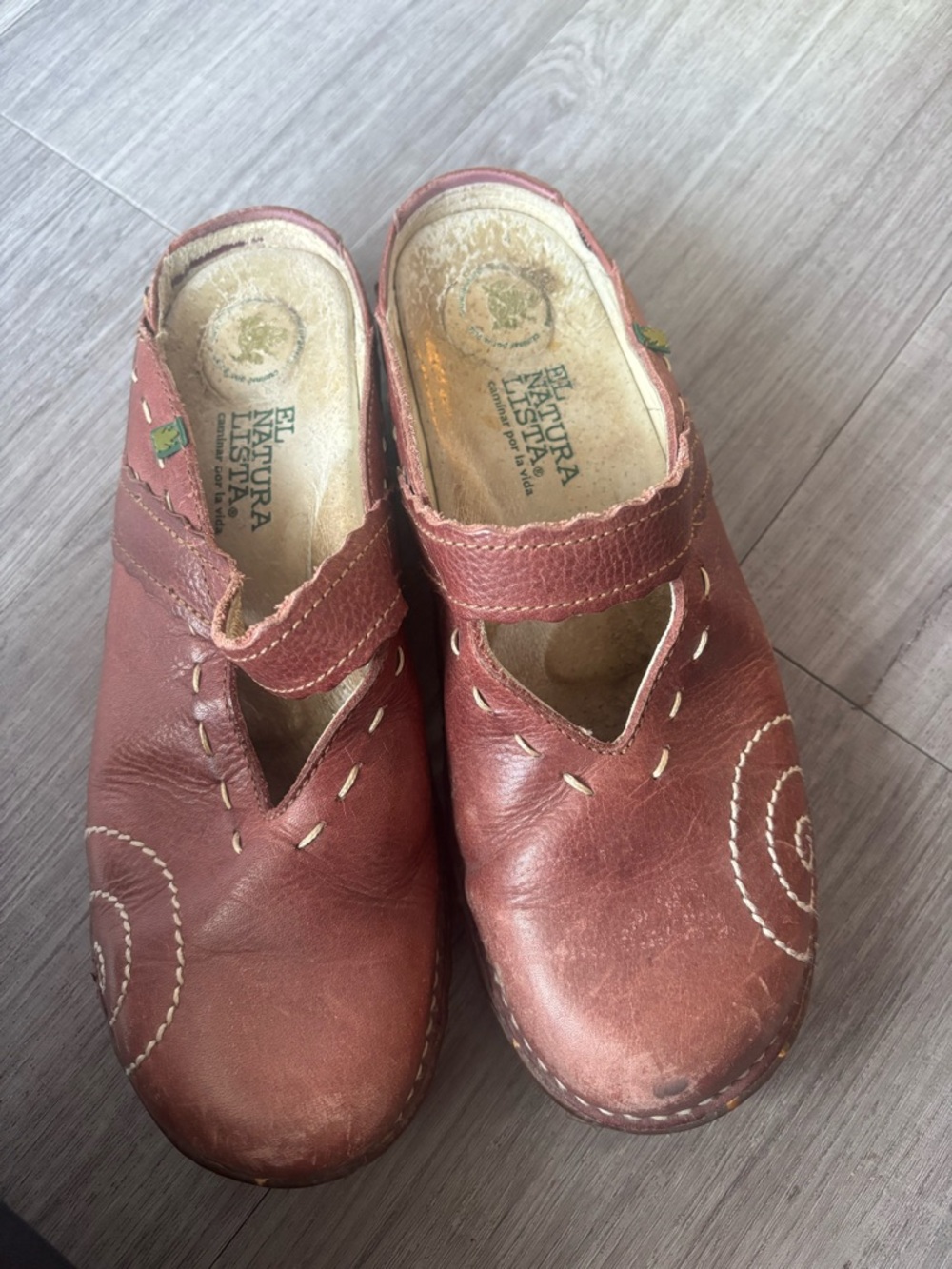El Naturalista Burgundy Leather Clog Sandals